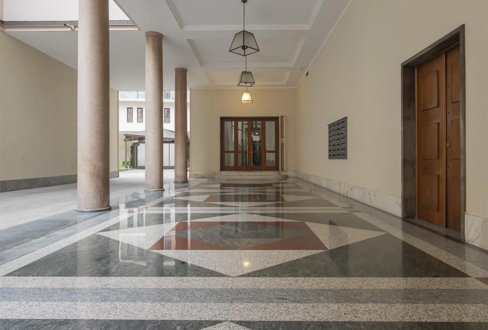 Central & Modern Porta Vittoria-Duomo Apartments By Rentopolis ميلان