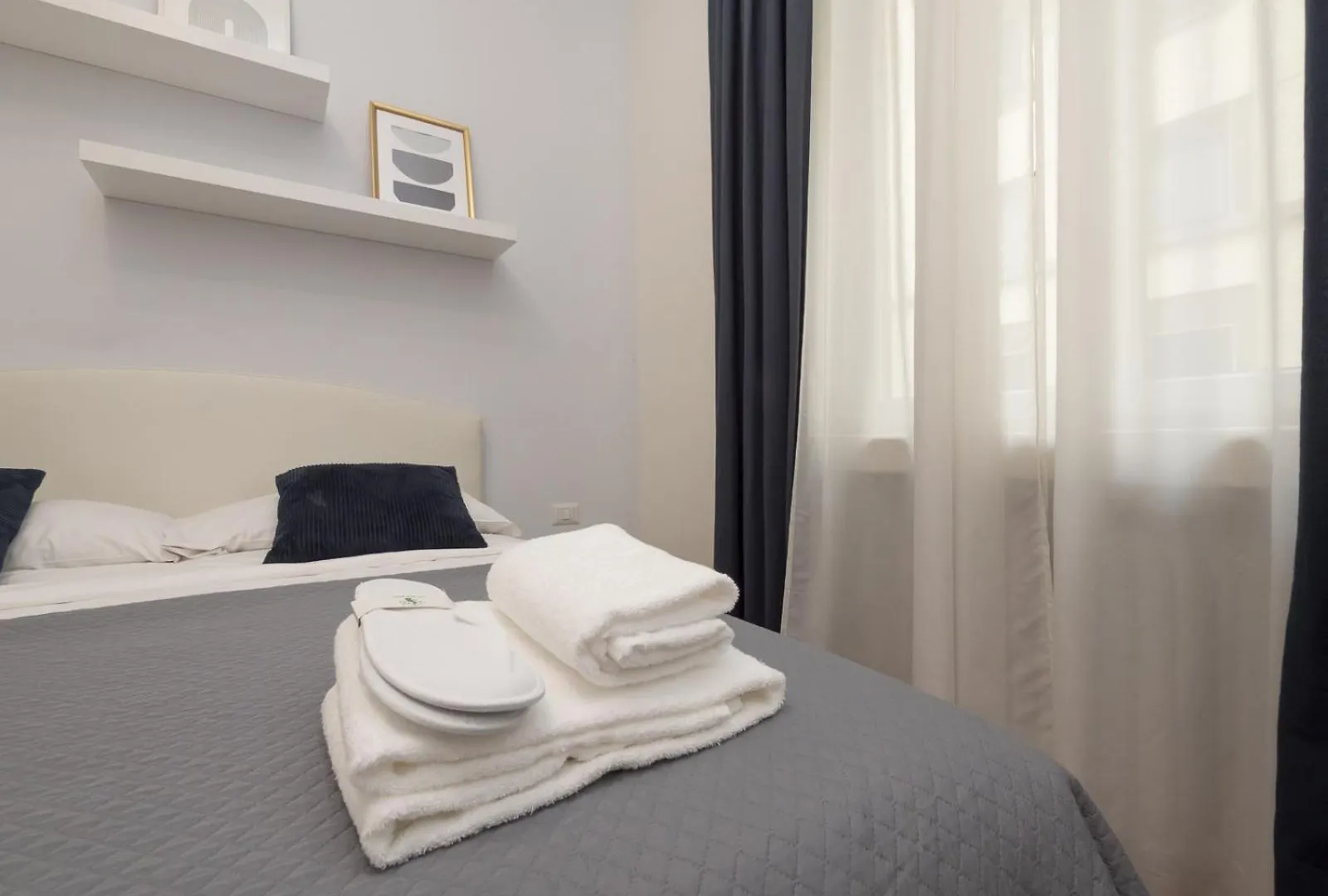 Central & Modern Porta Vittoria-Duomo Apartments By Rentopolis ميلان 0*,  إيطاليا